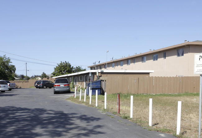 1062 E Laurel Dr in Salinas, CA - Building Photo - Building Photo