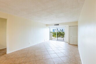 1625 SE 10th Ave, Unit 608 in Fort Lauderdale, FL - Building Photo - Building Photo