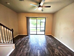 5115 Bay Isle Cir in Clearwater, FL - Building Photo - Building Photo