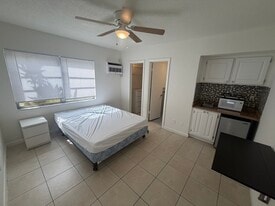 1417 SW 2nd St in Fort Lauderdale, FL - Building Photo