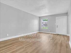 2000 Chateau Dr in Harrisonville, MO - Building Photo - Building Photo