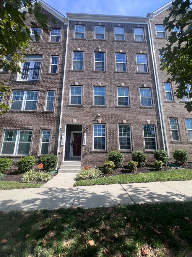 property at 2711 Pinebrook Rd