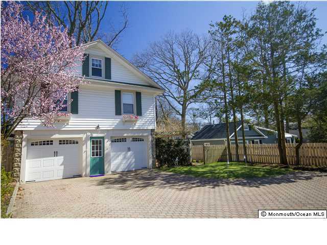 407 Church St in Spring Lake, NJ - Building Photo