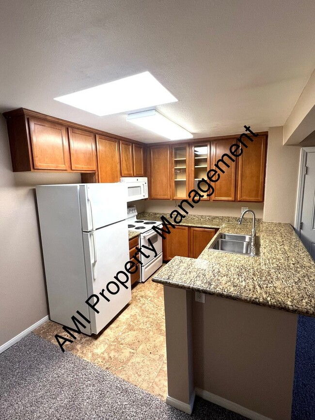 7767 Margerum Ave in San Diego, CA - Building Photo - Building Photo