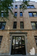 1110 W Wellington Ave, Unit 3 in Chicago, IL - Building Photo - Building Photo