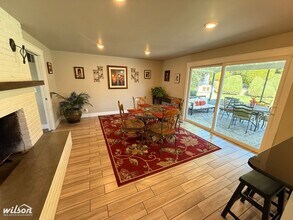 5201 Douglas Dr in Yakima, WA - Building Photo - Building Photo