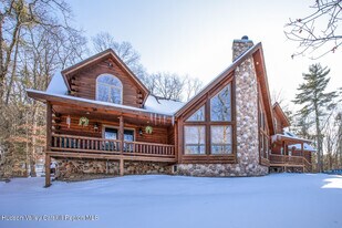 451 Krumville Rd in Olivebridge, NY - Building Photo