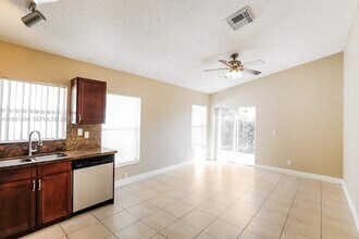 18466 NW 22nd St in Pembroke Pines, FL - Building Photo - Building Photo