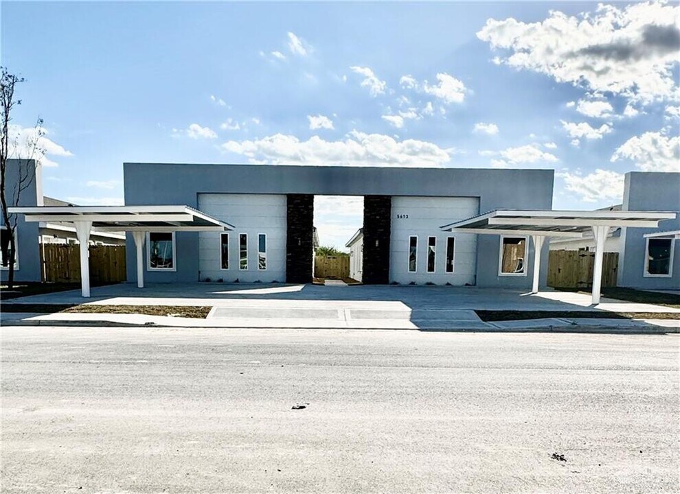 5613 Notre Dame Ave-Unit -3 in McAllen, TX - Building Photo
