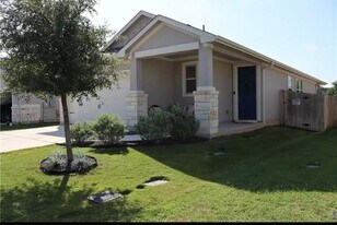 201 McFarland St in Georgetown, TX - Building Photo