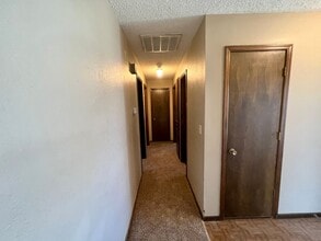 4517 Alamo Rd in Enid, OK - Foto de edificio - Building Photo