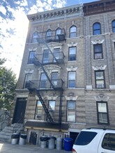 162 Dupont St in Brooklyn, NY - Building Photo - Building Photo