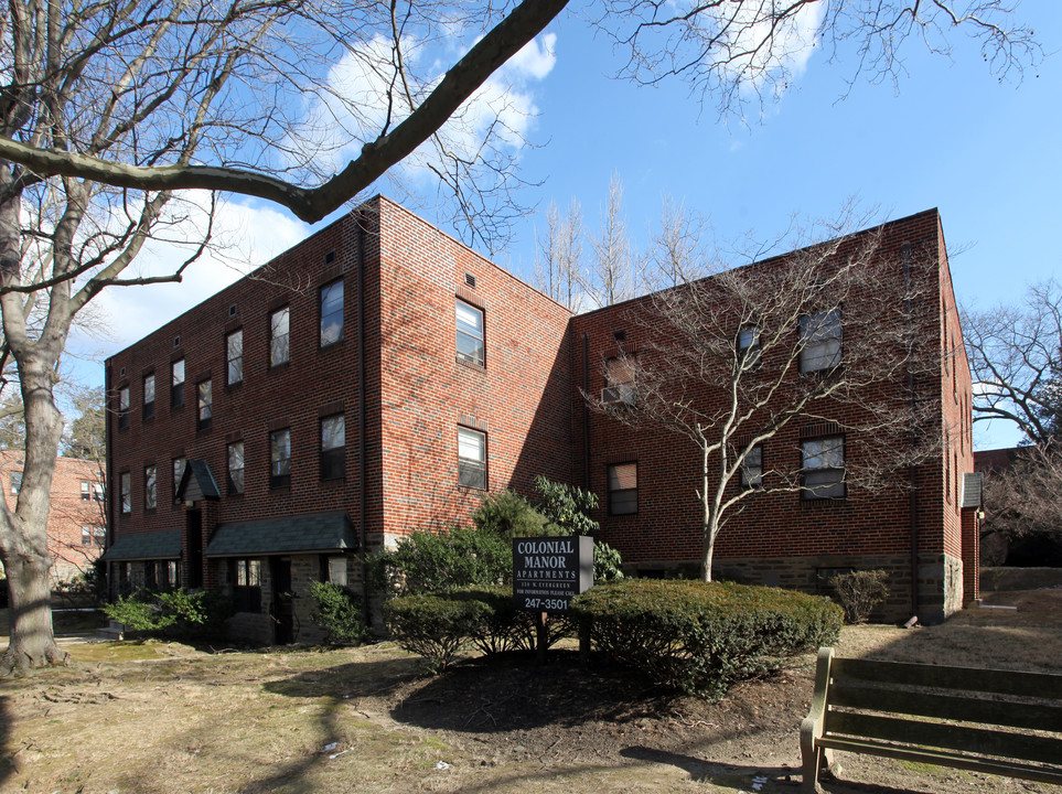 Colonial Manor Apartments in Philadelphia, PA - Building Photo