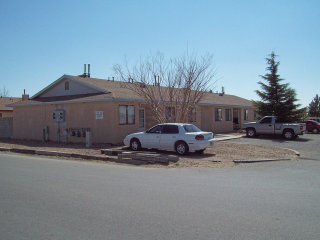 481 Vancouver Rd in Rio Rancho, NM - Building Photo