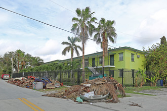 Knight Center Apartments in Miami, FL - Foto de edificio - Building Photo