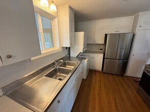 129 Wahikuli Rd in Lahaina, HI - Building Photo - Building Photo