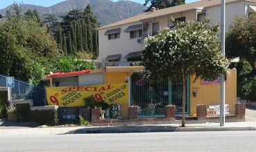 2521-2523 Foothill Blvd in La Crescenta, CA - Building Photo - Building Photo