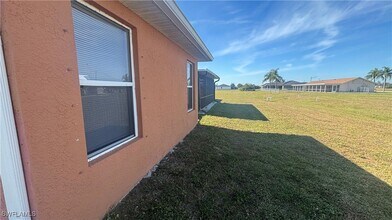2435 NW 7th Terrace in Cape Coral, FL - Building Photo - Building Photo