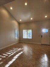 360 N Pauline St, Unit 562 in Anaheim, CA - Building Photo - Building Photo