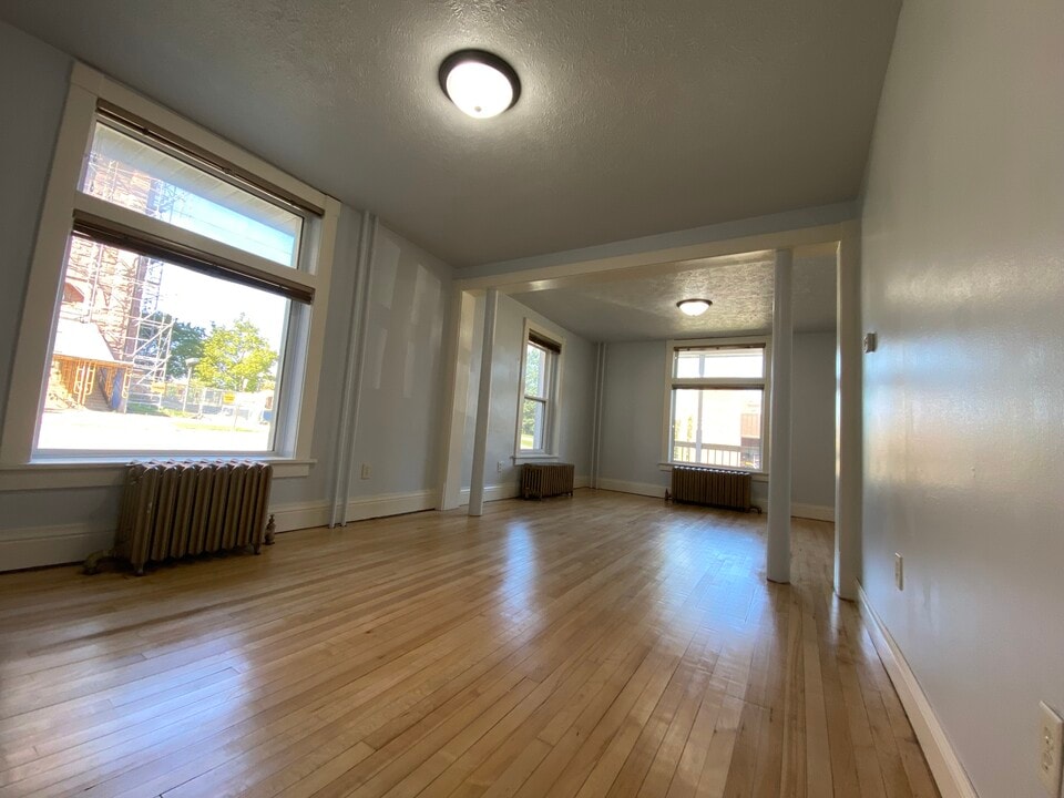 249 W Baraga Ave, Unit 1 W Baraga in Marquette, MI - Building Photo