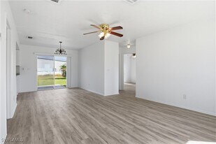 1130 Alabar Ln in Cape Coral, FL - Building Photo
