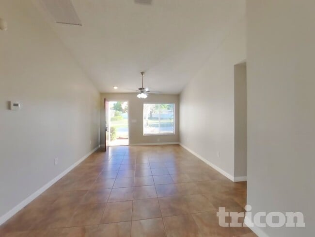 4522 Reynolds Creek Ave in Plant City, FL - Building Photo - Building Photo