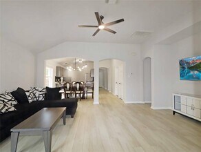 749 Grassy Knoll Trail in La Marque, TX - Building Photo - Building Photo