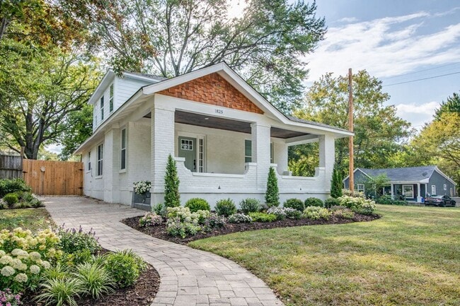1825 Young Ave in Memphis, TN - Building Photo - Building Photo