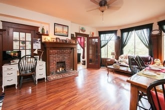 111 Laurel Pl in San Rafael, CA - Foto de edificio - Interior Photo