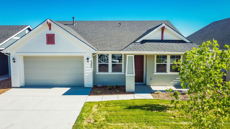 5966 W Riva Capri St in Meridian, ID - Building Photo