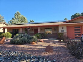 100 Gunsight Hills Dr in Sedona, AZ - Building Photo