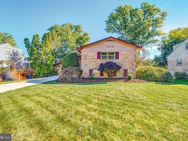 property at 2618 Stirrup Ln