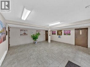 6211 Thornberry Crescent in Windsor, ON - Building Photo - Building Photo