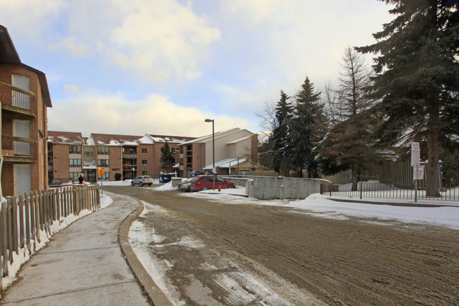 Gabriel Dumont Non-Profit Homes in Toronto, ON - Building Photo - Building Photo