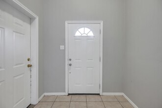 167 Binnacle Ct in Willis, TX - Building Photo - Building Photo