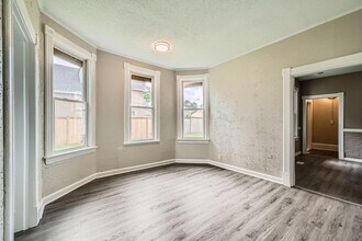 911 Sims Ave in St. Paul, MN - Building Photo - Building Photo