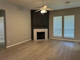 12338 Browning Dr in Montgomery, TX - Building Photo