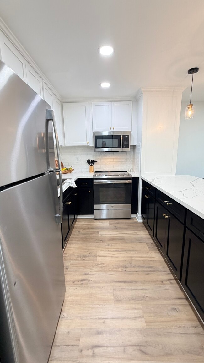 Stonewood Village in Downey, CA - Building Photo - Building Photo