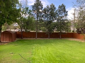 851 E Newbold Cir in Midvale, UT - Foto de edificio - Building Photo