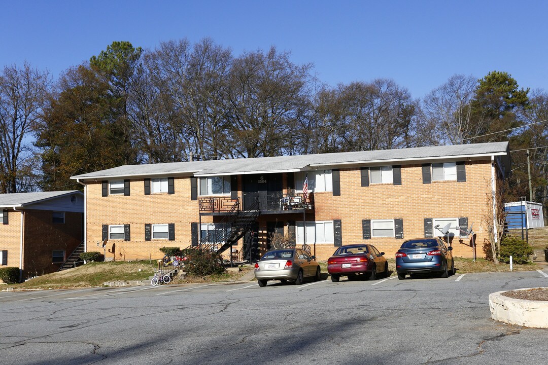 Azalea Place in Chamblee, GA - Building Photo