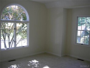 3601 Victoria Dr in Mt Kisco, NY - Building Photo - Building Photo