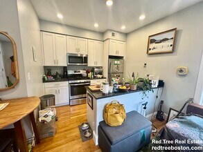 405 S Huntington Ave, Unit 2R in Boston, MA - Building Photo - Building Photo