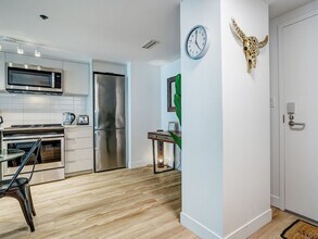 1020 Rue de Bleury, Unit SI ID1234589P in Montréal, QC - Building Photo - Building Photo
