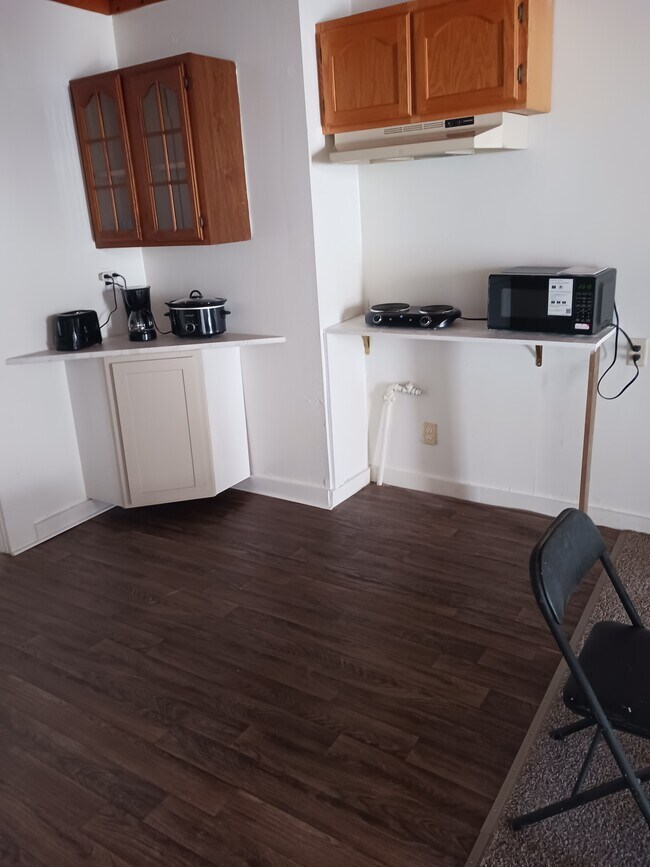 812 W Main St, Unit #2 in Muncie, IN - Foto de edificio - Building Photo