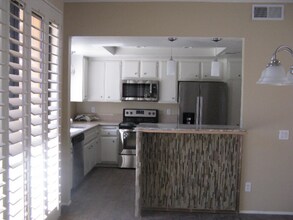 2451 S Birdie Way in Palm Springs, CA - Building Photo - Building Photo