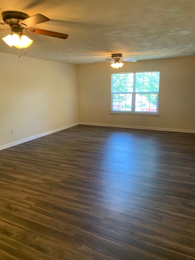 415 Laurence Ln in Blacksburg, VA - Foto de edificio - Building Photo