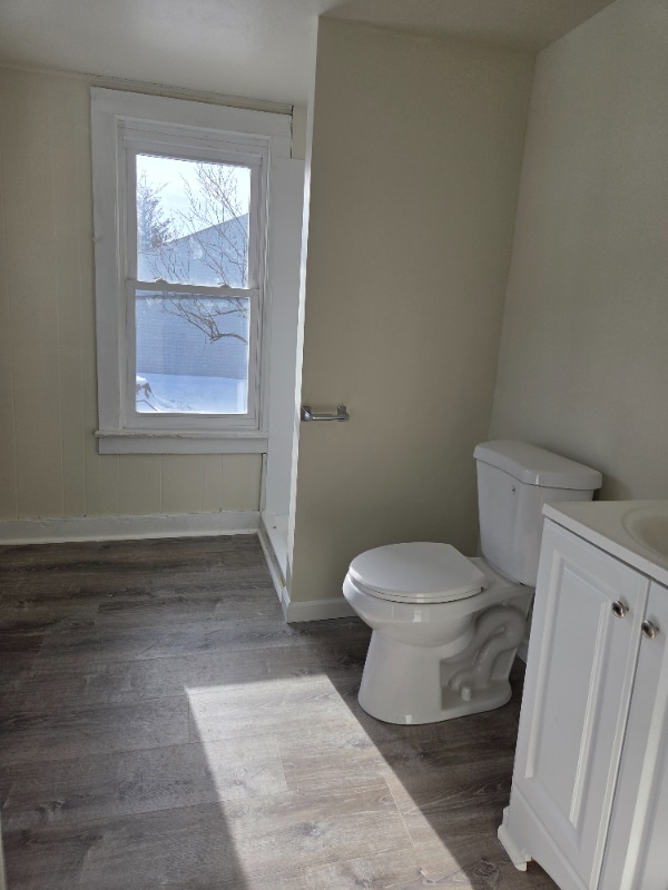 630 N Courtland St in East Stroudsburg, PA - Foto de edificio - Building Photo