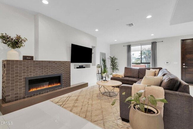 property at 4485 Hazeltine Ave