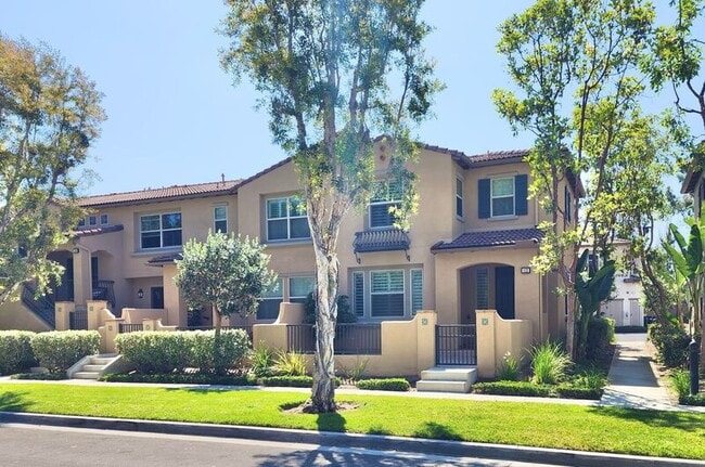 112 Hedge Bloom in Irvine, CA - Building Photo - Building Photo