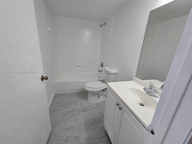 1122 NW 125th Path in Miami, FL - Building Photo - Building Photo